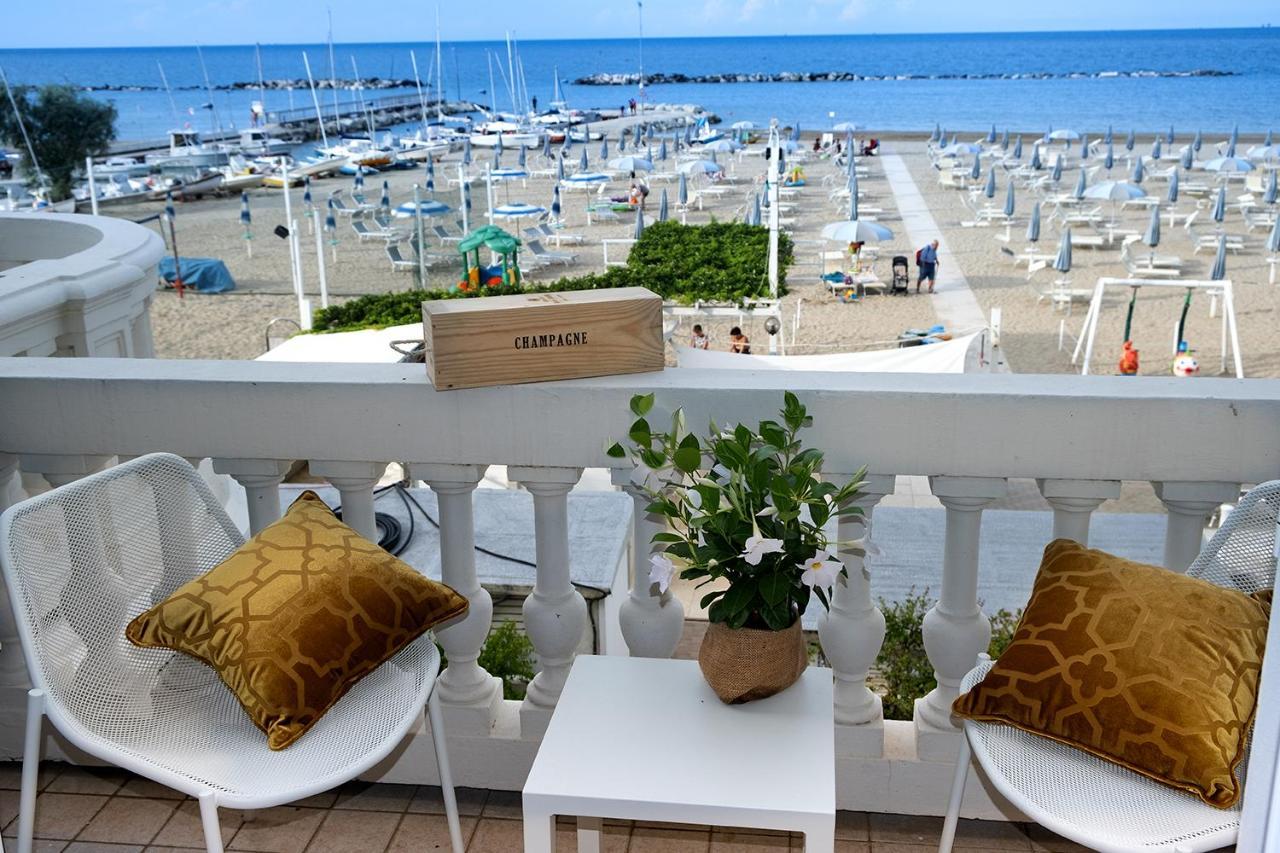 Villa La Torretta Luxury B&B - Adults Only - Rimini Bagian luar foto
